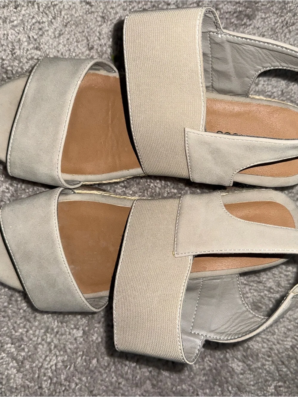 Maurices gray wedge